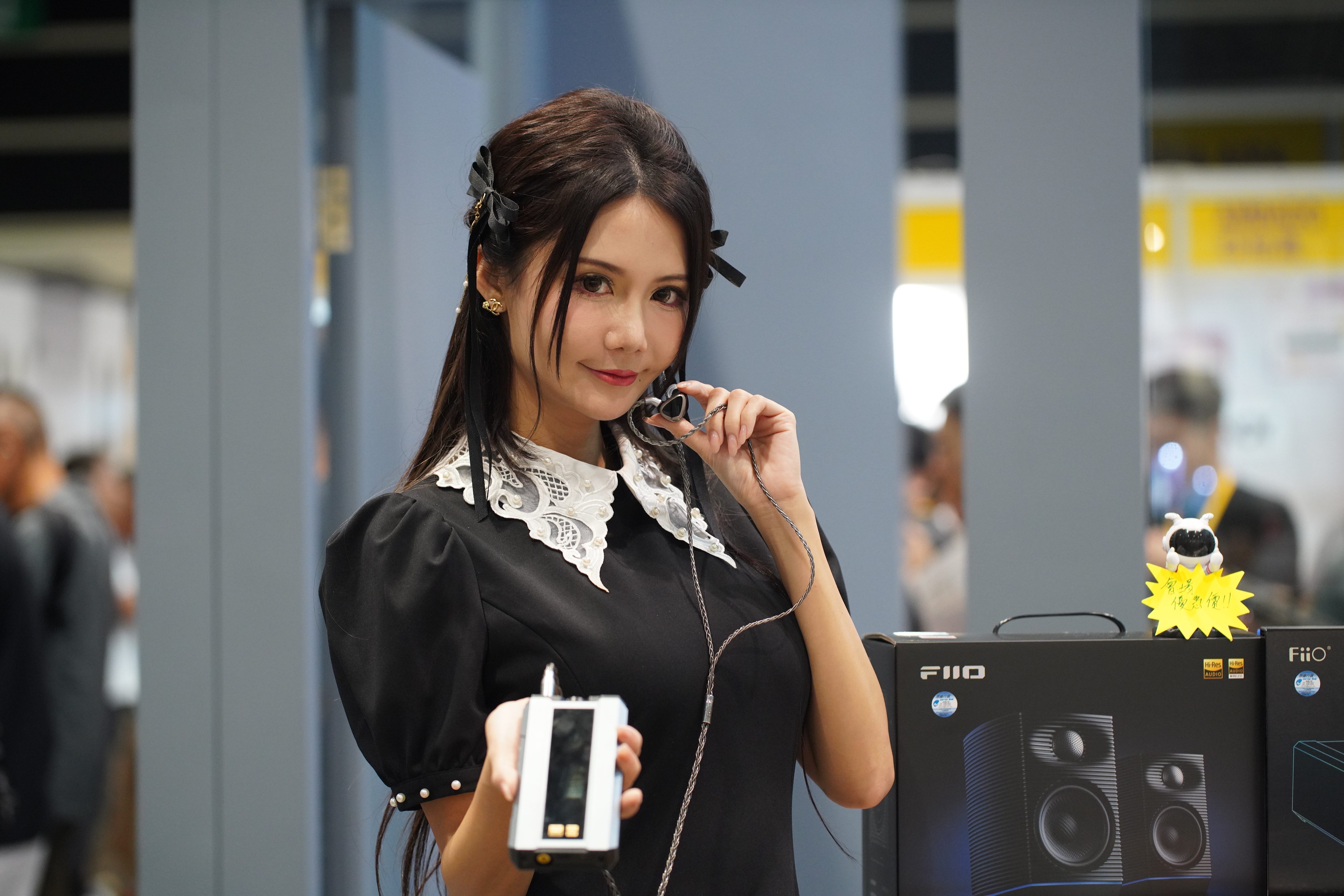 希咲彩未来科技风潮引领者，最新高科技产品体验之旅