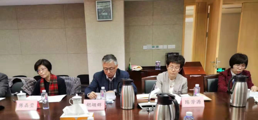 上海市委领导团队，自然美景探索之旅的领航者