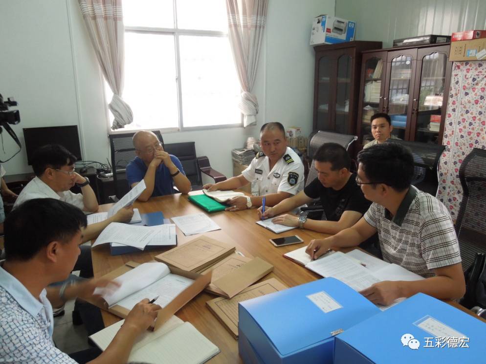 文化市场综合执法改革最新动态与小巷特色小店探秘