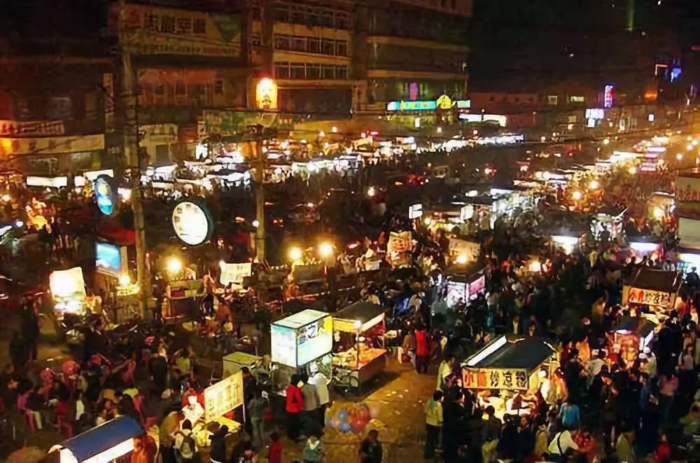 三亚最新夜市，繁华夜市的饕餮盛宴与美食魅力探索