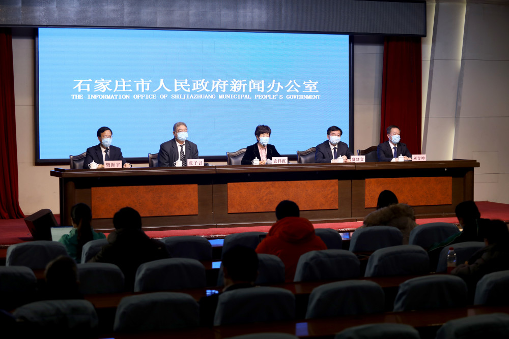 最新肺炎疫情时事动态下的温馨日常报道