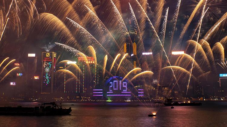 全新高科技产品亮相，新年新乐趣，科技改变生活！